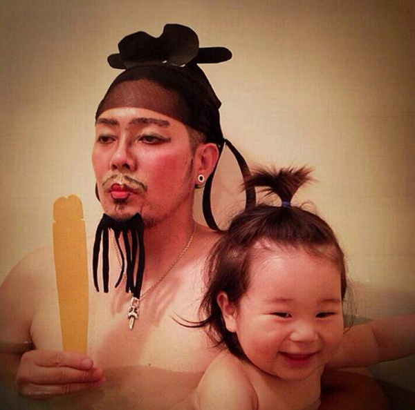 日本父女的沐浴时间