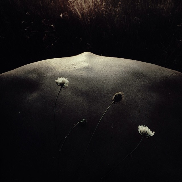 东欧魅影：打破禁忌的胶片感人像摄影