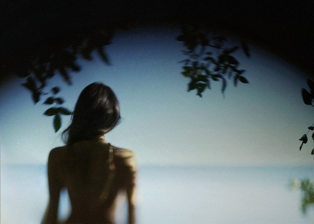 东欧魅影：打破禁忌的胶片感人像摄影