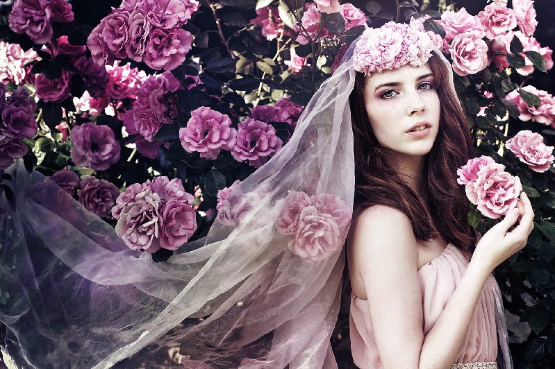 花与爱丽丝：人像摄影巧用花做为道具