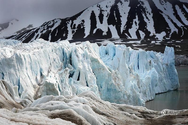 和平万里行摄影师：陈茂盛