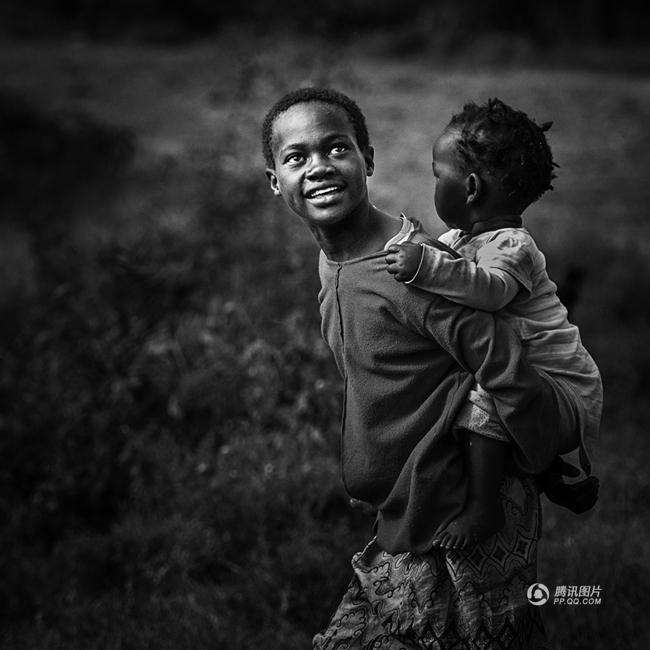 和平万里行摄影师：杨兆群