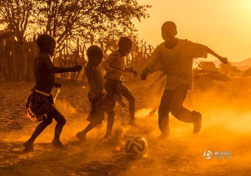 和平万里行摄影师：杨兆群