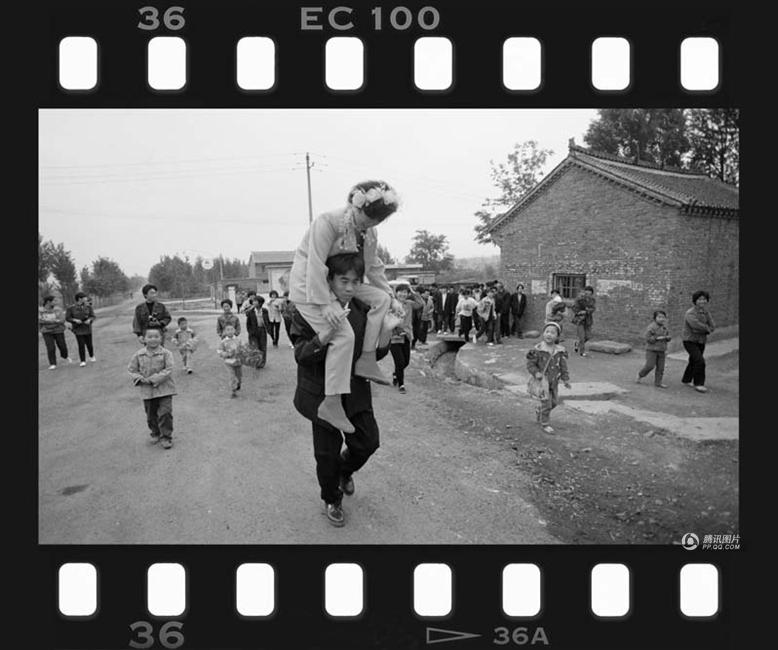 和平万里行摄影师：霍玮