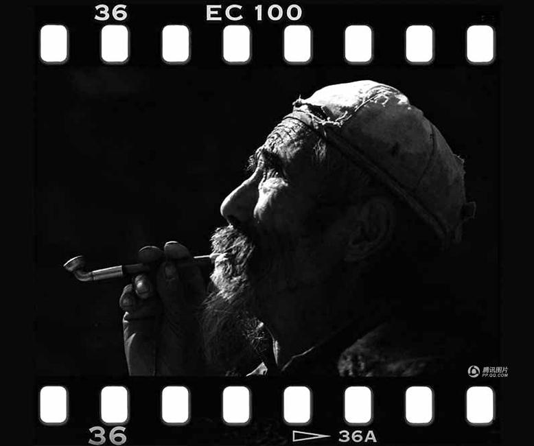 和平万里行摄影师：霍玮