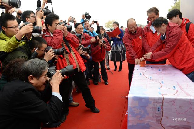 “和平万里行”大型采访考察活动正式启动