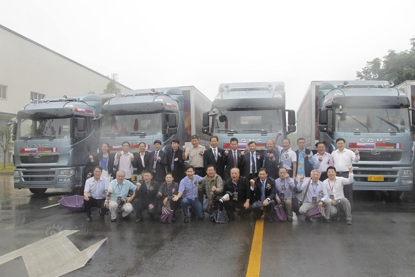 “和平万里行”六国采访活动举行发车仪式