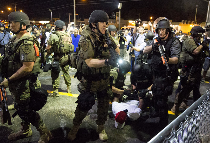 《弗格森案引发美国民众“怒火”》