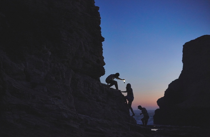 阳光、沙滩、妹子