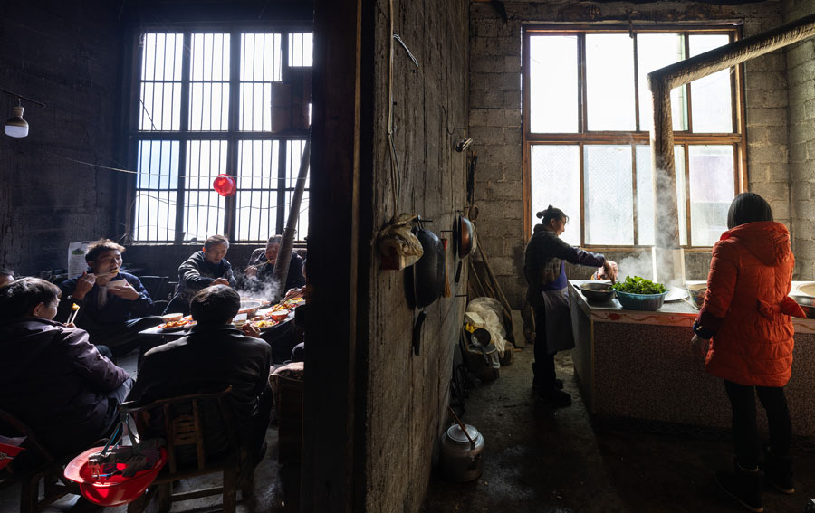 绝壁开路