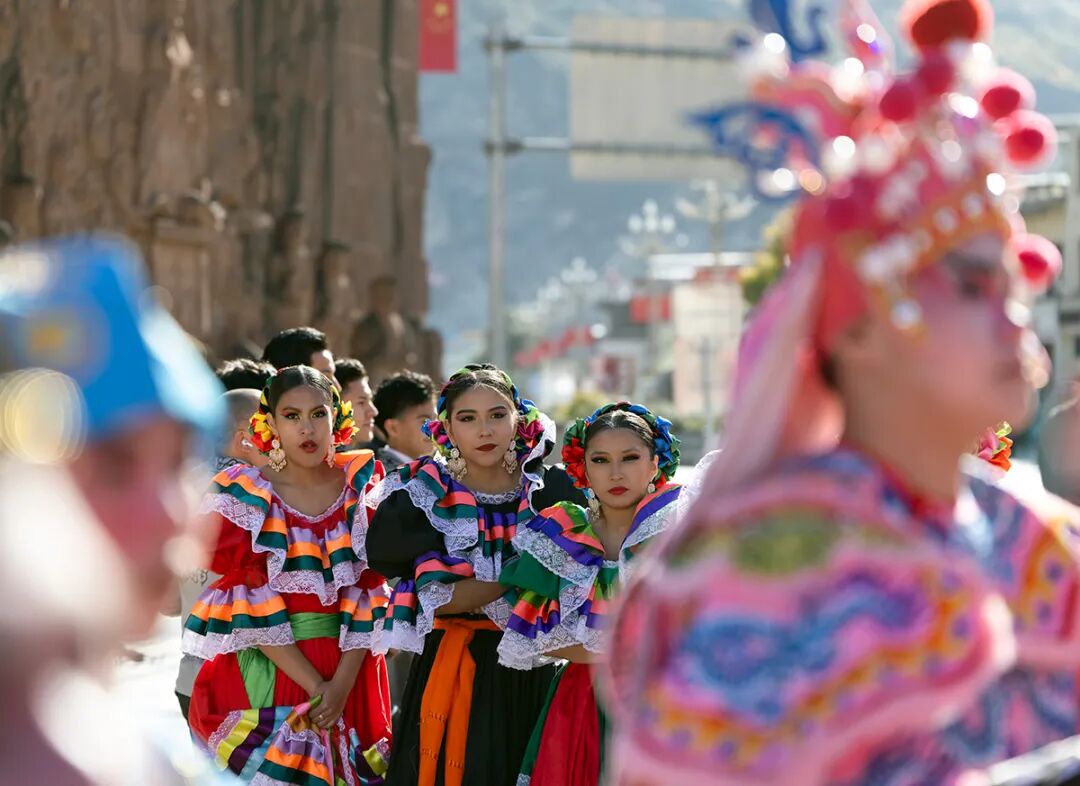 非遗巡游庆羌年
