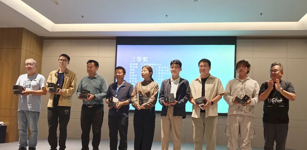 全国摄影记者马克思主义新闻观和新闻摄影业务培训班结业