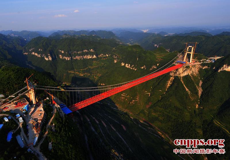 矮寨特大悬索桥创四项世界第一