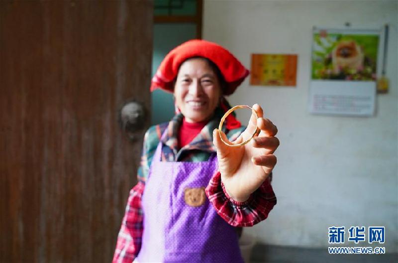 （图片故事）（9）“晒秋大妈”的幸福生活