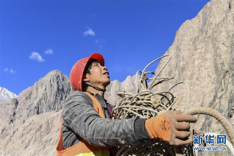 （社会）（4）帕米尔高原深处的“绝壁舞者”