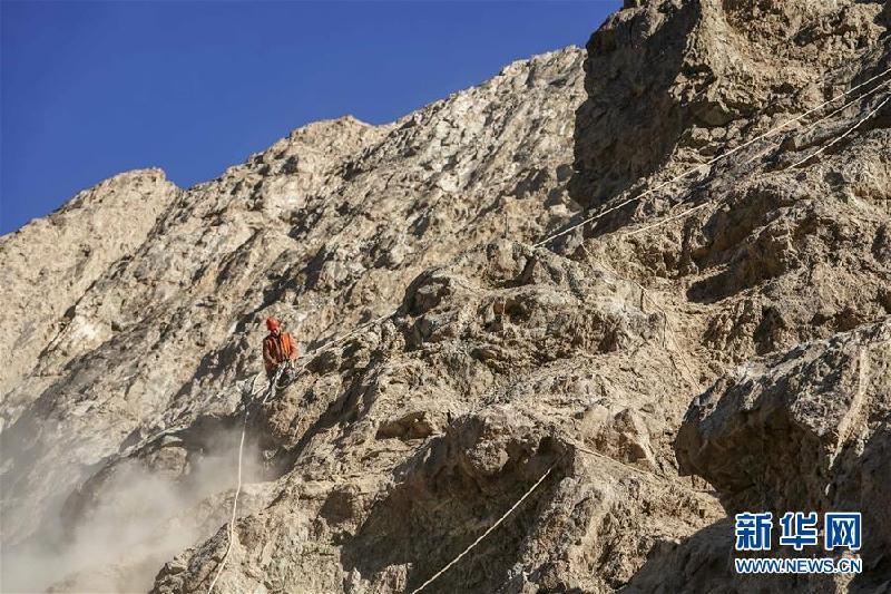 （社会）（6）帕米尔高原深处的“绝壁舞者”