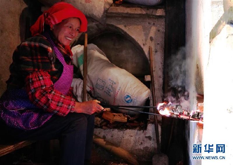 （图片故事）（10）“晒秋大妈”的幸福生活